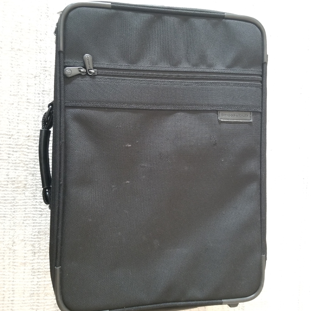 Briggs & Riley Baseline Carry On Luggage